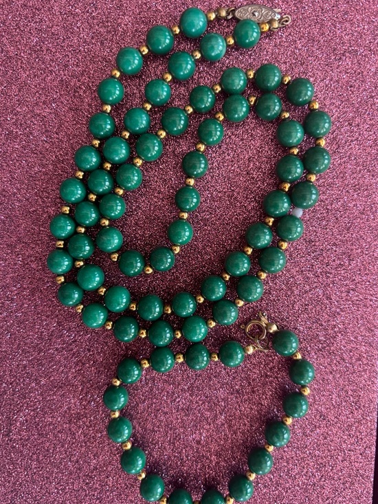 Vintage Jewelry - Vintage Green Jade & gold Necklace and Bracelet Set